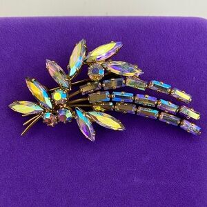 💛 Vintage Gold Tone Aurora Borealis Rhinestone Floral Brooch | Statement Glam
